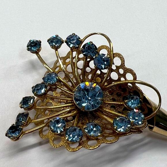 Vintage Blue Rhinestone Prong Set Brooch Flower Basket Gold Tone Costume Pin - Picture 3 of 9